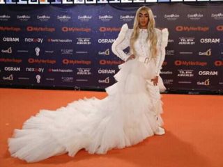 Bilal Hassani lors de sa première prestation à Tel Aviv