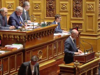 Lors de l'examen du projet de loi pour une école de la confiance.