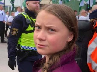 Greta Thunberg , lors d'une manifestation pour le climat en Suède